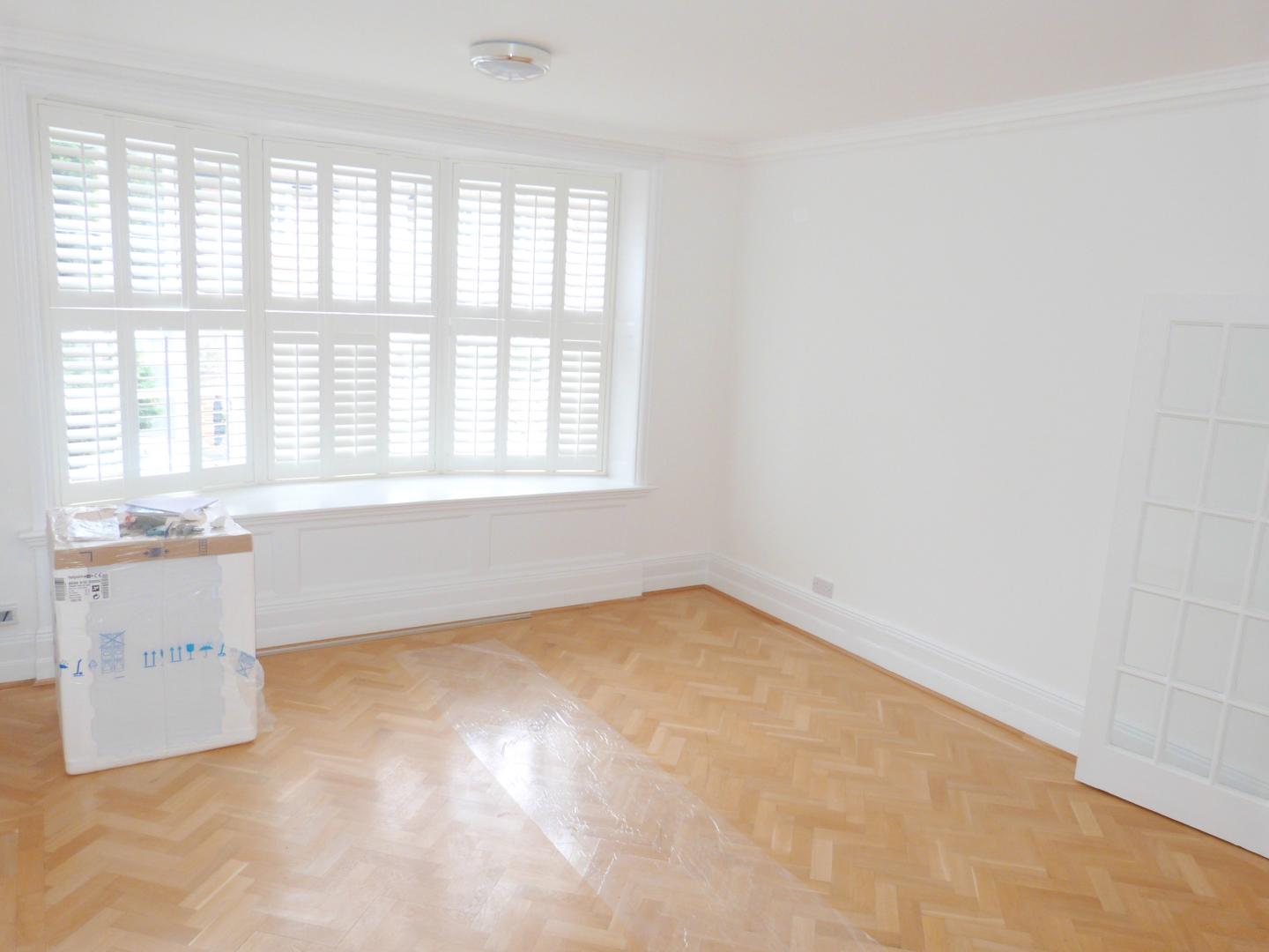 			NEW INSTRUCTION, 3 Bedroom, 1 bath, 1 reception Apartment			 Frognal, HAMPSTEAD