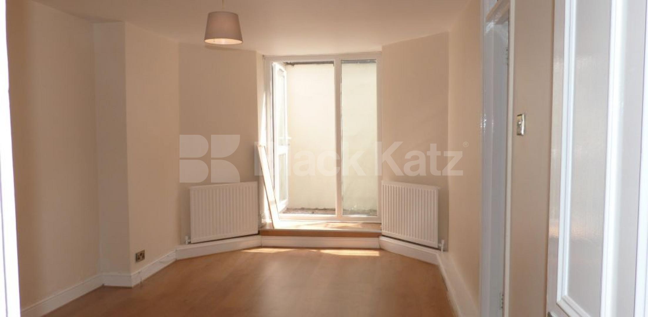 			Great 3 Bed Garden Flat !, 3 Bedroom, 1 bath, 1 reception Flat			 Kings Avenue, Muswell Hill
