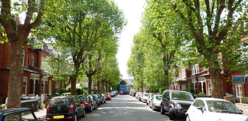 			Great 3 Bed Garden Flat !, 3 Bedroom, 1 bath, 1 reception Flat			 Kings Avenue, Muswell Hill