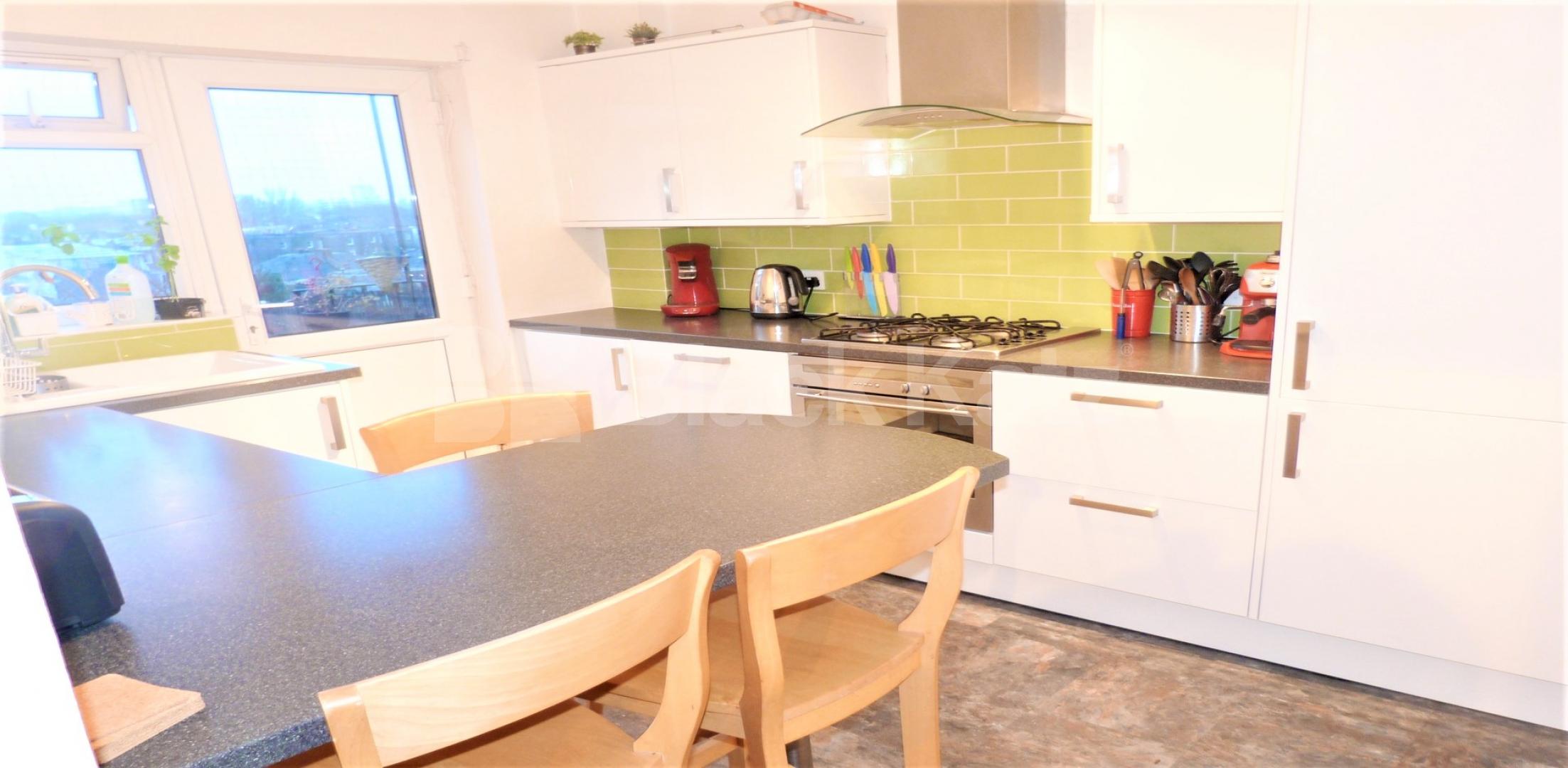 			NEW INSTRUCTION, 2 Bedroom, 1 bath, 1 reception Flat			 Hanover Court, Uxbridge Road, Shepherds Bush