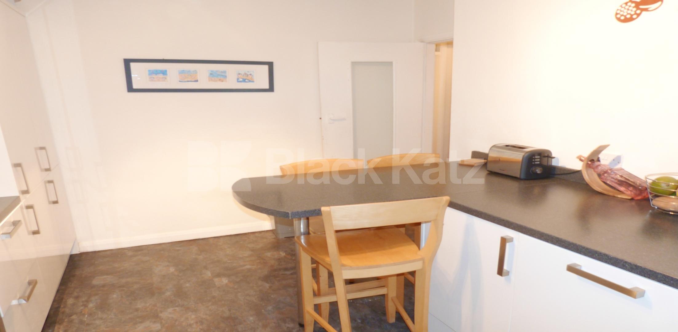 			NEW INSTRUCTION, 2 Bedroom, 1 bath, 1 reception Flat			 Hanover Court, Uxbridge Road, Shepherds Bush