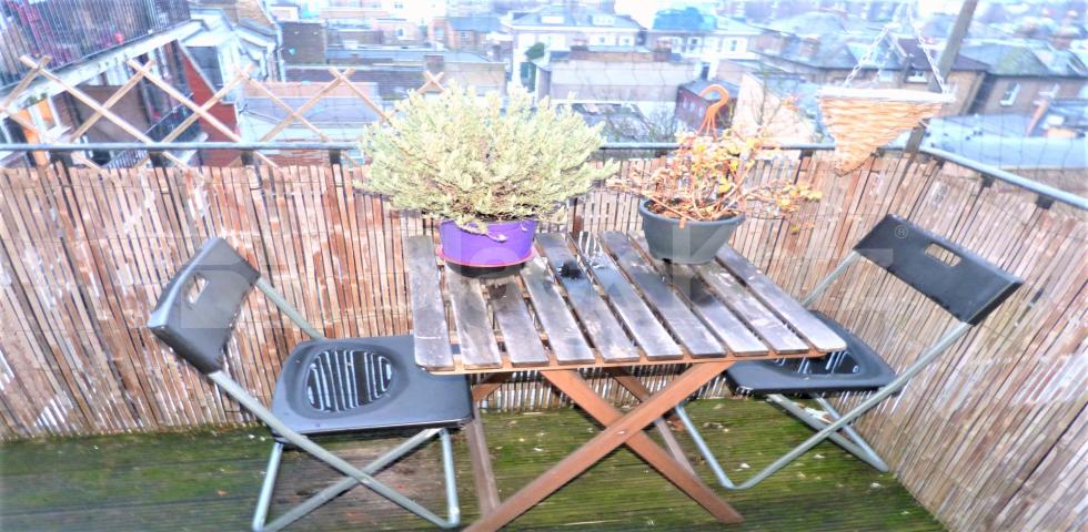 			NEW INSTRUCTION, 2 Bedroom, 1 bath, 1 reception Flat			 Hanover Court, Uxbridge Road, Shepherds Bush