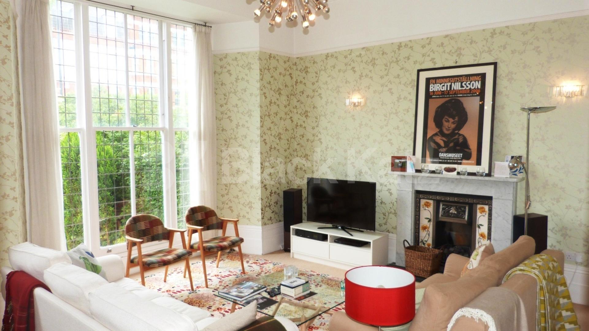 			STUNNING THREE BED!, 3 Bedroom, 1 bath, 1 reception Apartment			 Haringey Park, Crouch End