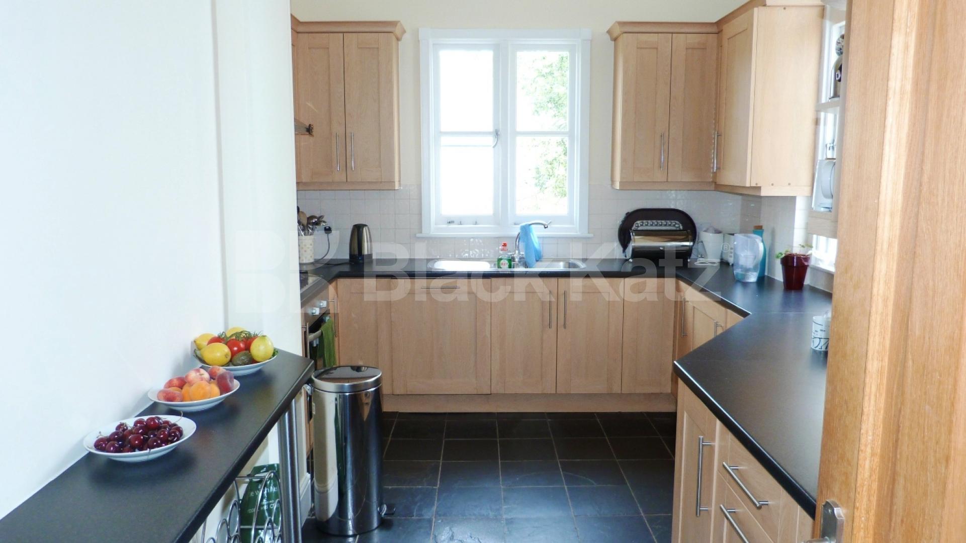 			NEW INSTRUCTION!, 3 Bedroom, 1 bath, 1 reception Apartment			 Haringey Park, Crouch End