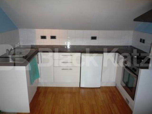 			2 Bedroom, 1 bath, 1 reception Flat			 Belmont Road, TURNPIKE LANE
