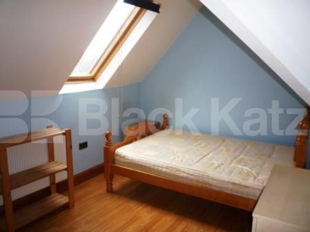 			2 Bedroom, 1 bath, 1 reception Flat			 Belmont Road, TURNPIKE LANE