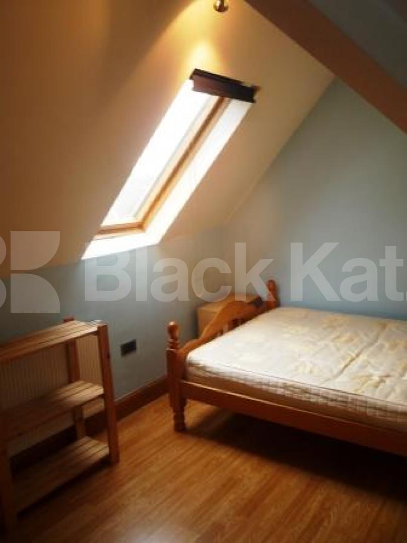 			2 Bedroom, 1 bath, 1 reception Flat			 Belmont Road, TURNPIKE LANE