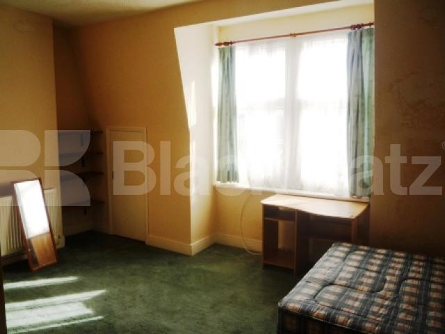 			3 Bedroom, 1 bath, 1 reception Flat			 Muswell Hill Broadway, MUSWELL HILL