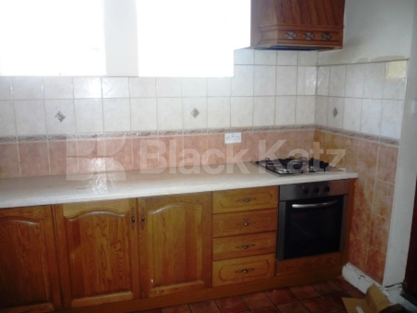 			3 Bedroom, 1 bath, 1 reception Flat			 Muswell Hill Broadway, MUSWELL HILL