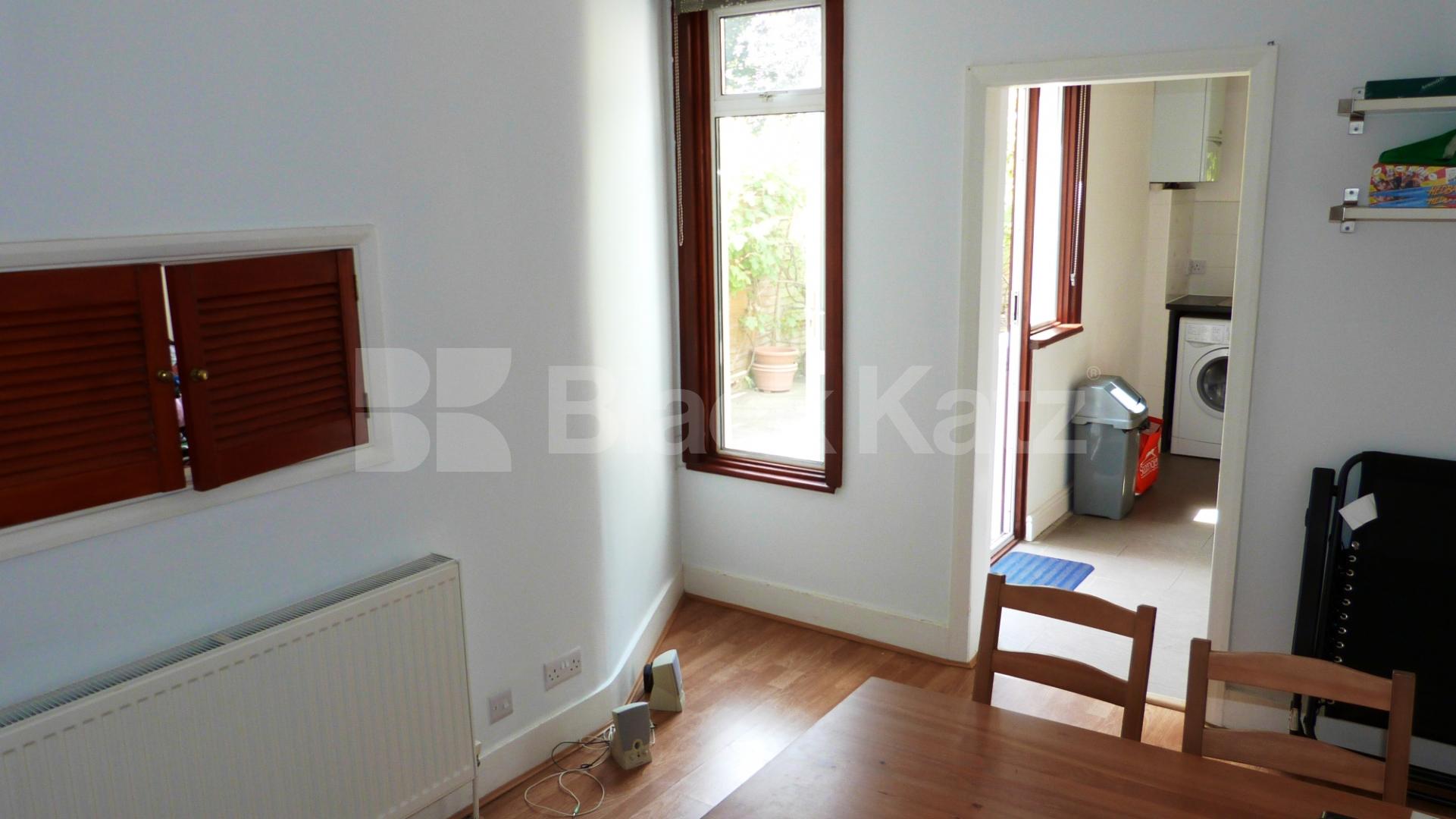 			Amazing House !, 4 Bedroom, 1 bath, 1 reception House			 Springcroft Avenue, EAST FINCHLEY N2