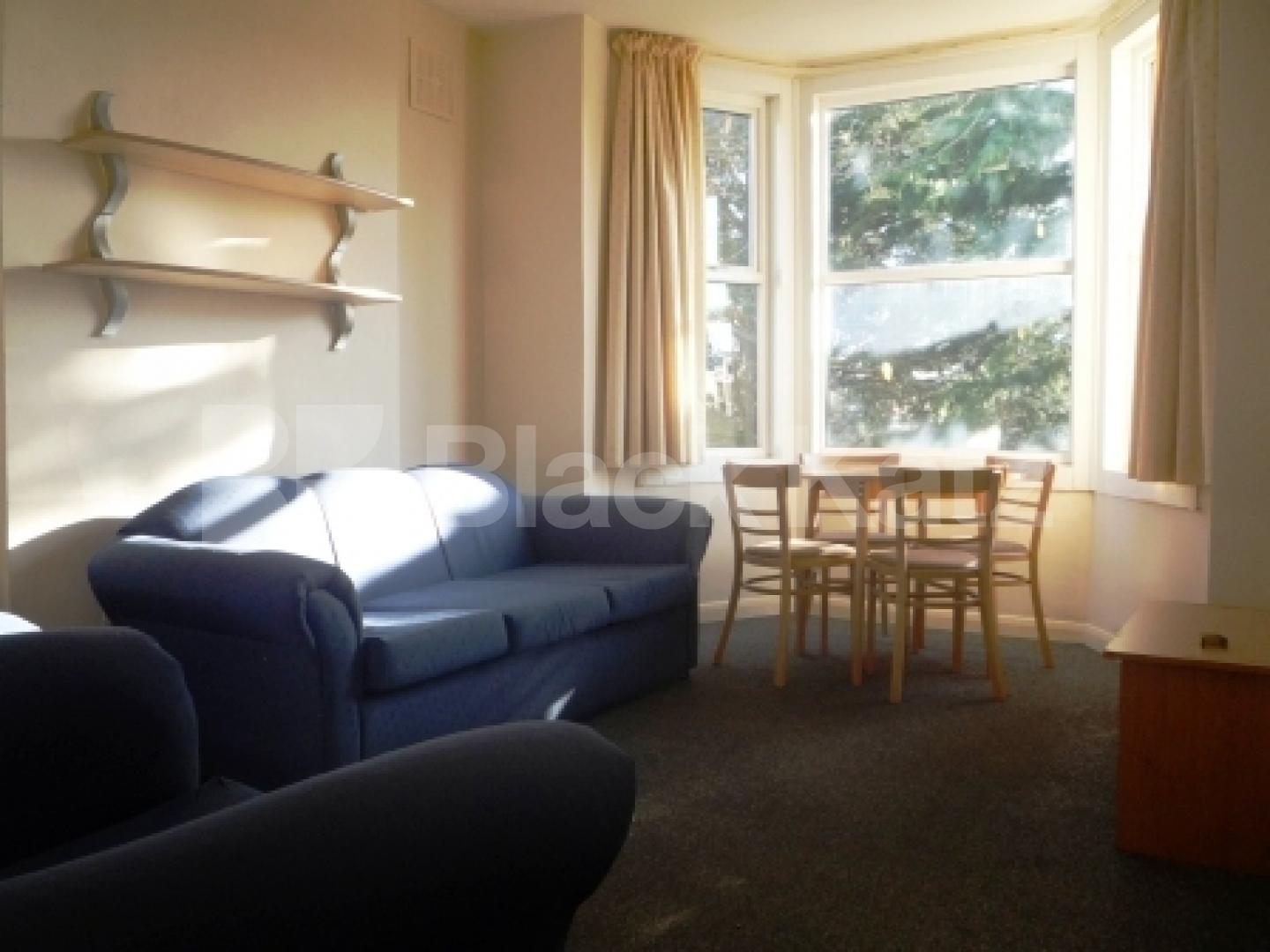 			3 bed Victorian Conversion moments from the Tube station, 3 Bedroom, 1 bath, 1 reception Flat			 Limes Avenue, Arnos Grove