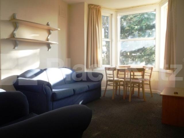 			3 bed Victorian Conversion moments from the Tube station, 3 Bedroom, 1 bath, 1 reception Flat			 Limes Avenue, Arnos Grove