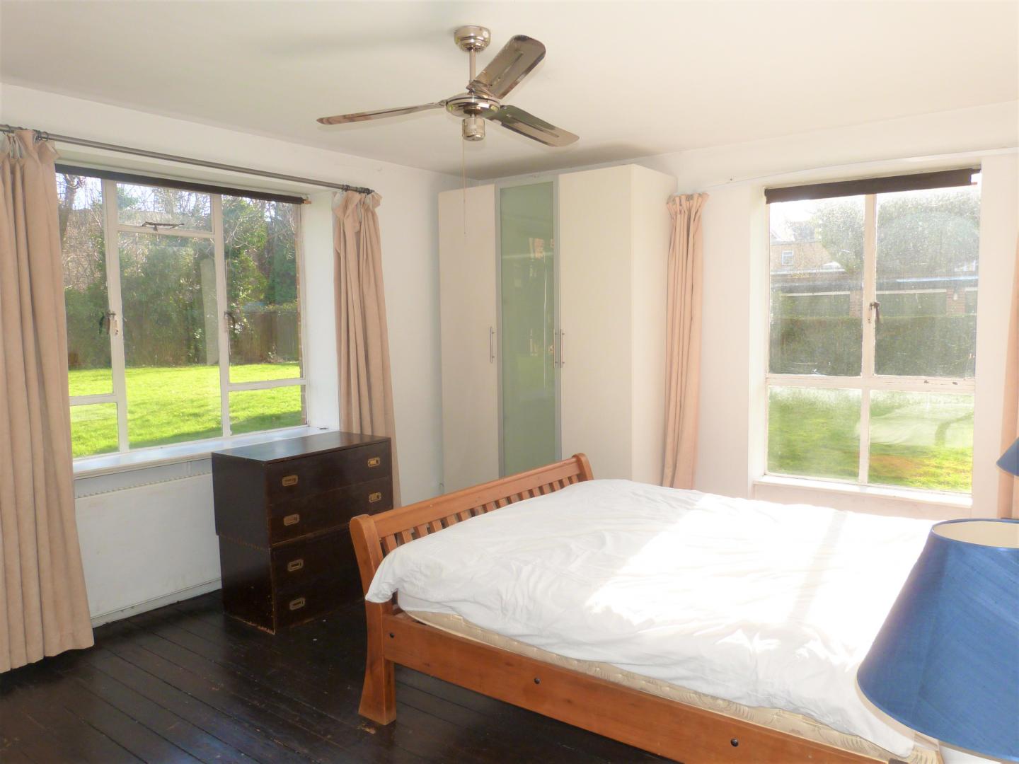 			UNDER OFFER , 1 Bedroom, 1 bath, 1 reception Flat			 Willesden Lane, KILBURN/WILLESDEN GREEN