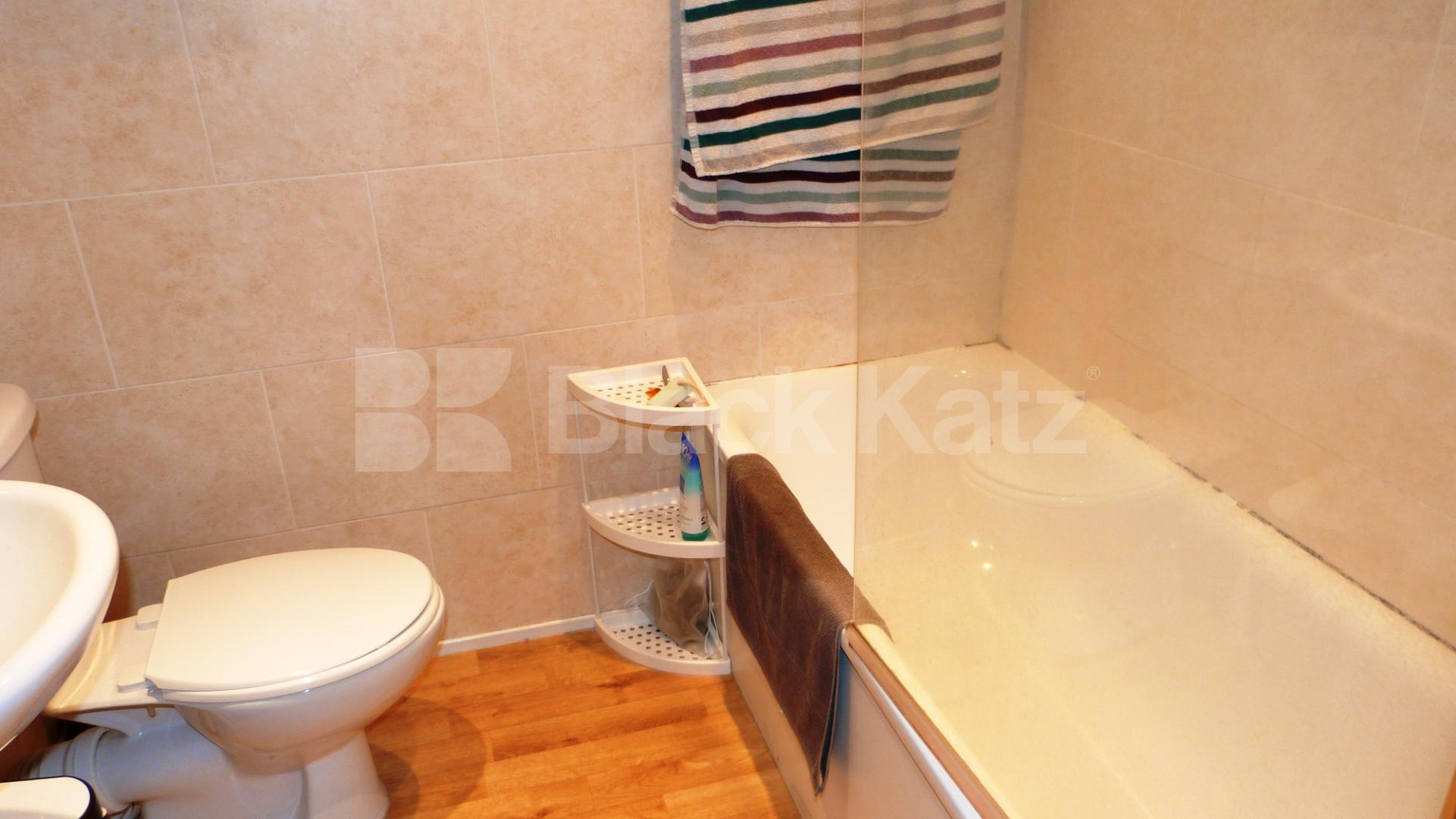 			1 Bedroom, 1 bath, 1 reception Flat			 Shaw Place, East Finchley