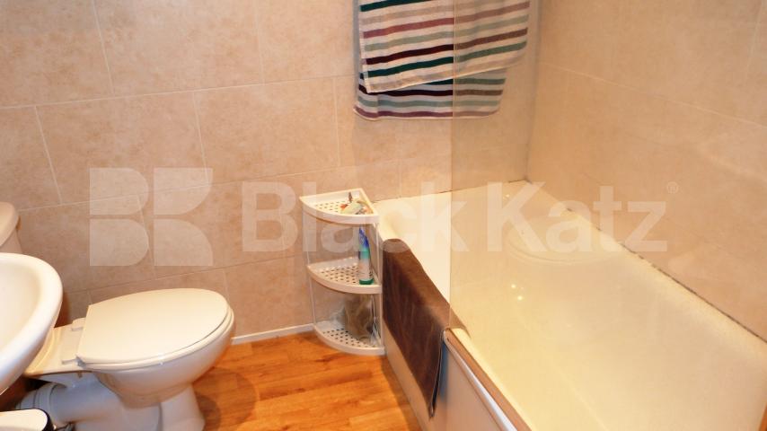 			1 Bedroom, 1 bath, 1 reception Flat			 Shaw Place, East Finchley