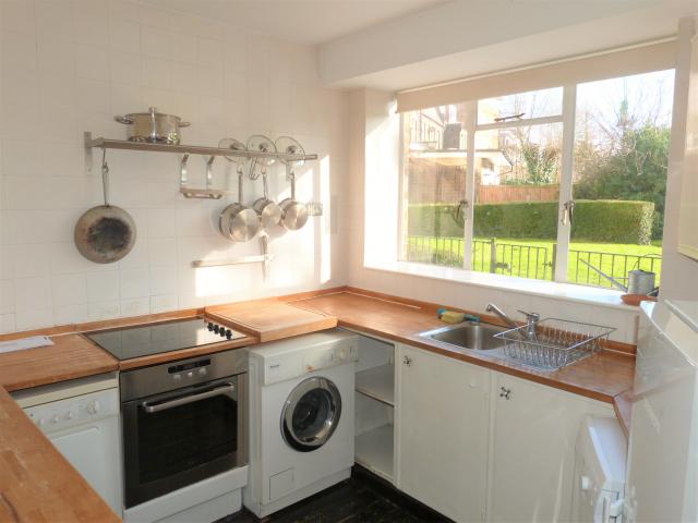 			UNDER OFFER , 1 Bedroom, 1 bath, 1 reception Flat			 Willesden Lane, KILBURN/WILLESDEN GREEN