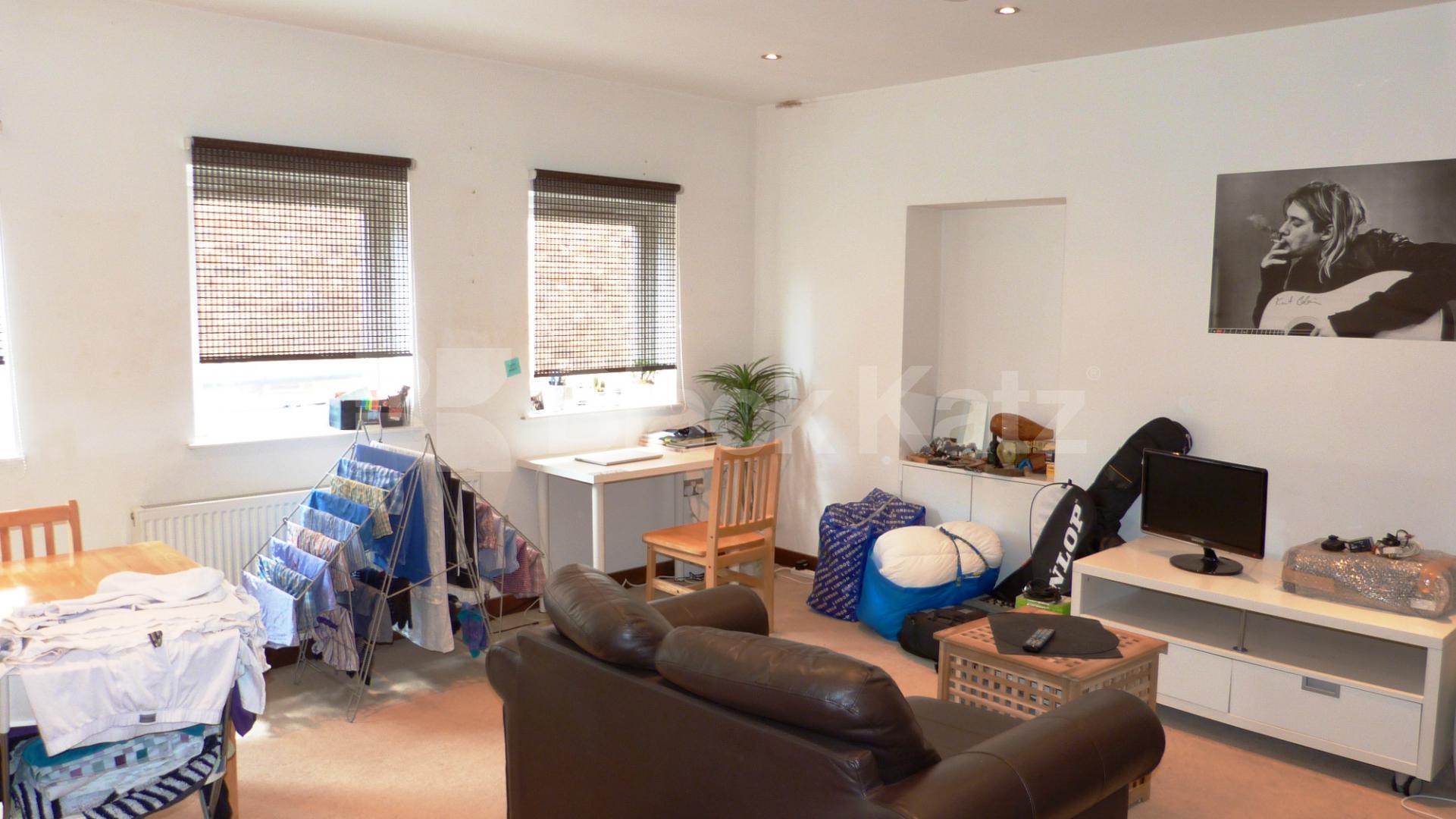 			1 Bedroom, 1 bath, 1 reception Flat			 Shaw Place, East Finchley