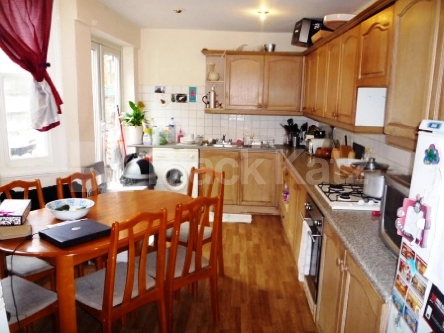 			4 Bedroom, 1 bath, 1 reception House			 Cranbrook Park, WOOD GREEN