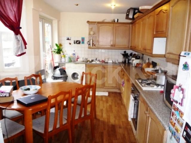 			4 Bedroom, 1 bath, 1 reception House			 Cranbrook Park, WOOD GREEN