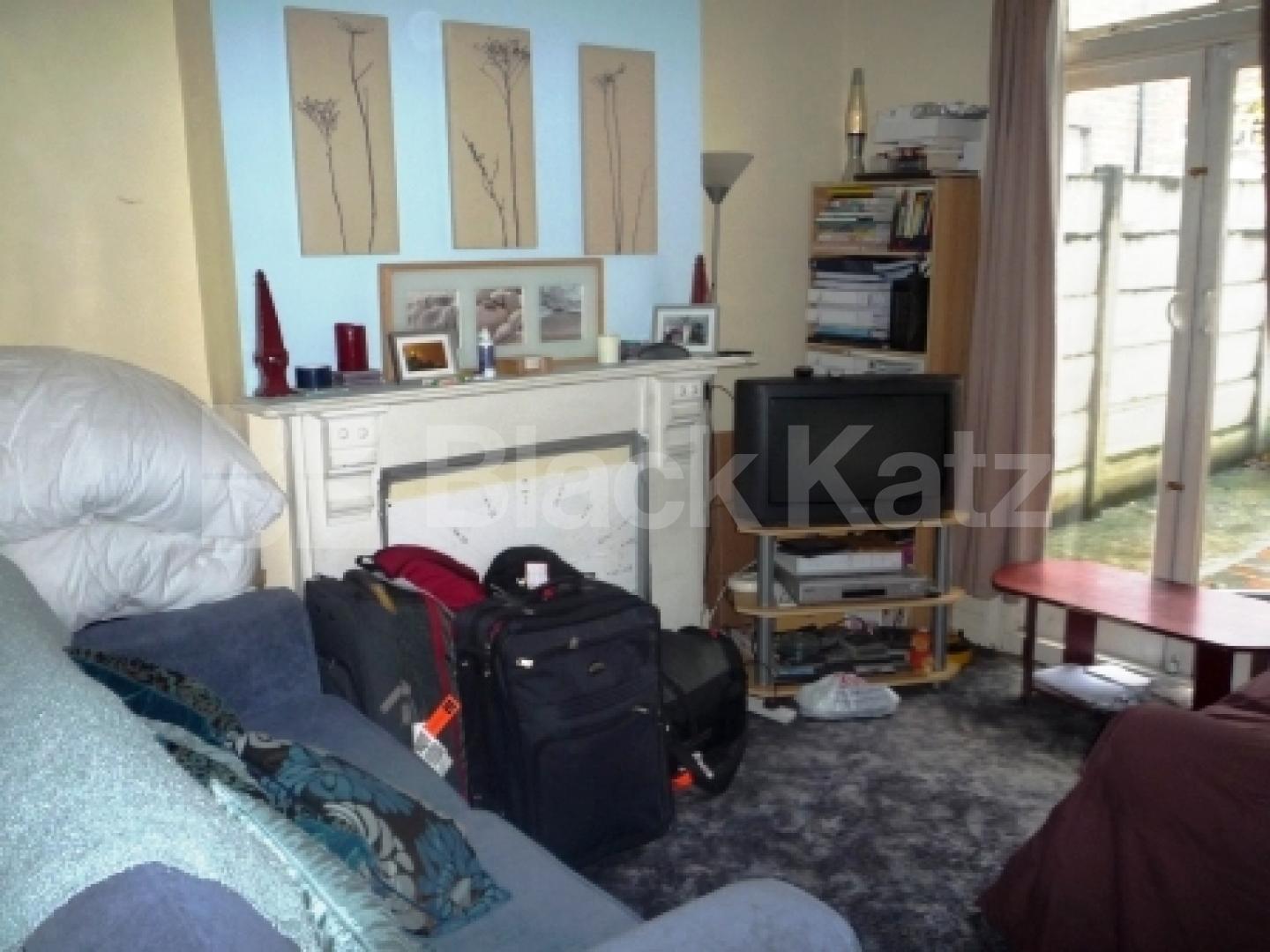 			4 Bedroom, 1 bath, 1 reception House			 Cranbrook Park, WOOD GREEN