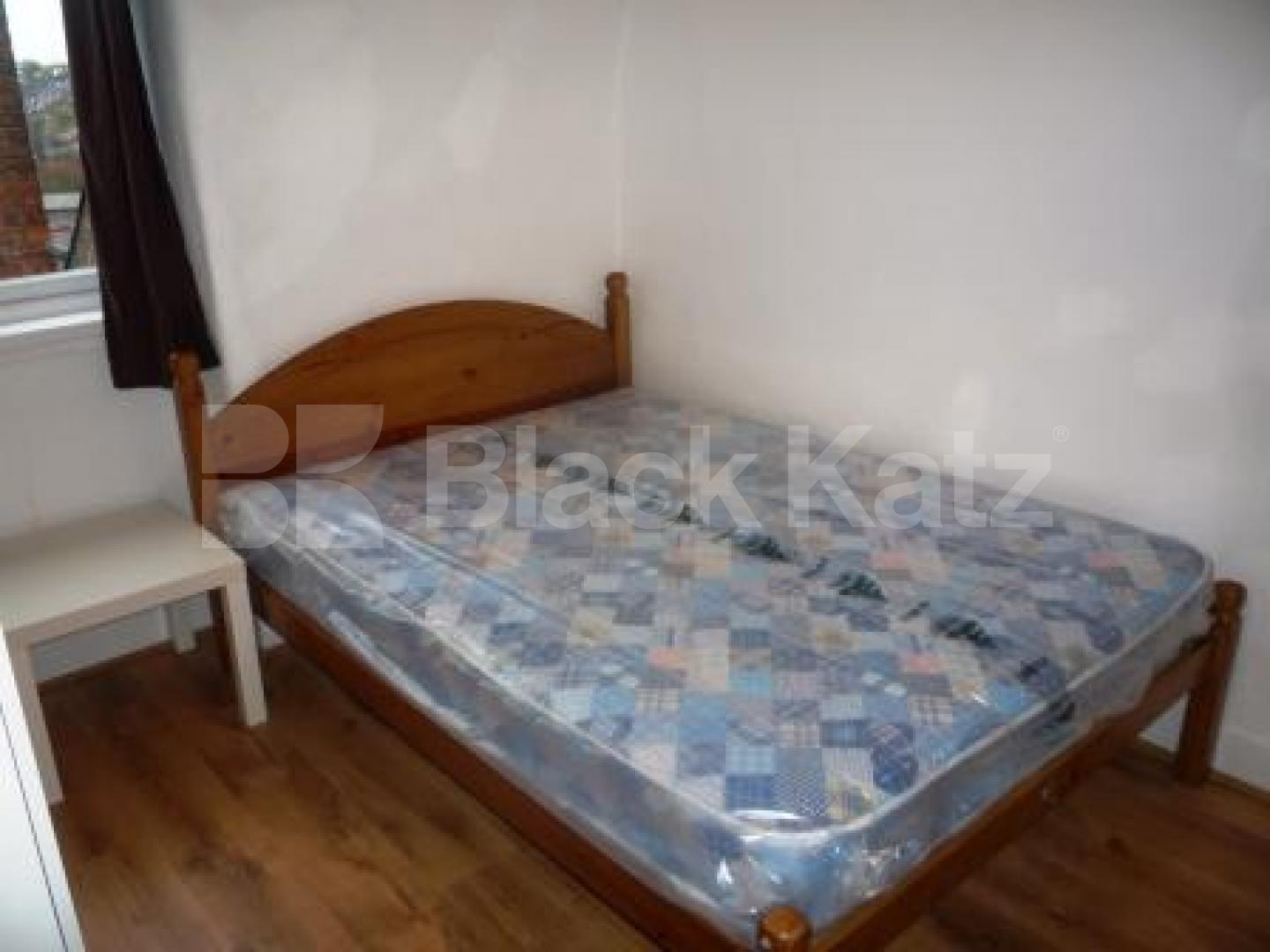 			3 Bedroom, 1 bath, 1 reception Flat			 Tottenham Lane, Crouch End