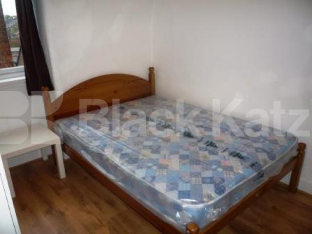 			3 Bedroom, 1 bath, 1 reception Flat			 Tottenham Lane, Crouch End