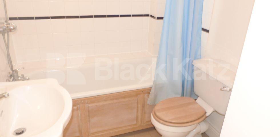 			DETACHED HOUSE, 3 Bedroom, 1 bath, 1 reception Detached House			 Antrobus Road, CHISWICK PARK