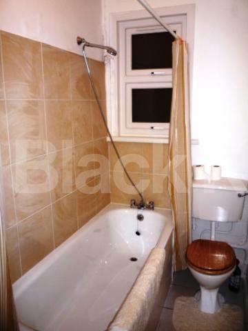 			3 Bedroom, 1 bath, 1 reception Flat			 Tottenham Lane, Crouch End