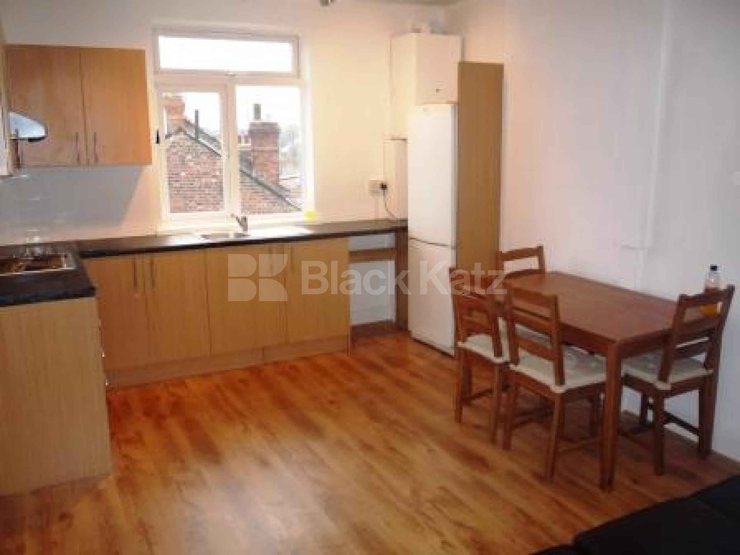			3 Bedroom, 1 bath, 1 reception Flat			 Tottenham Lane, Crouch End N8
