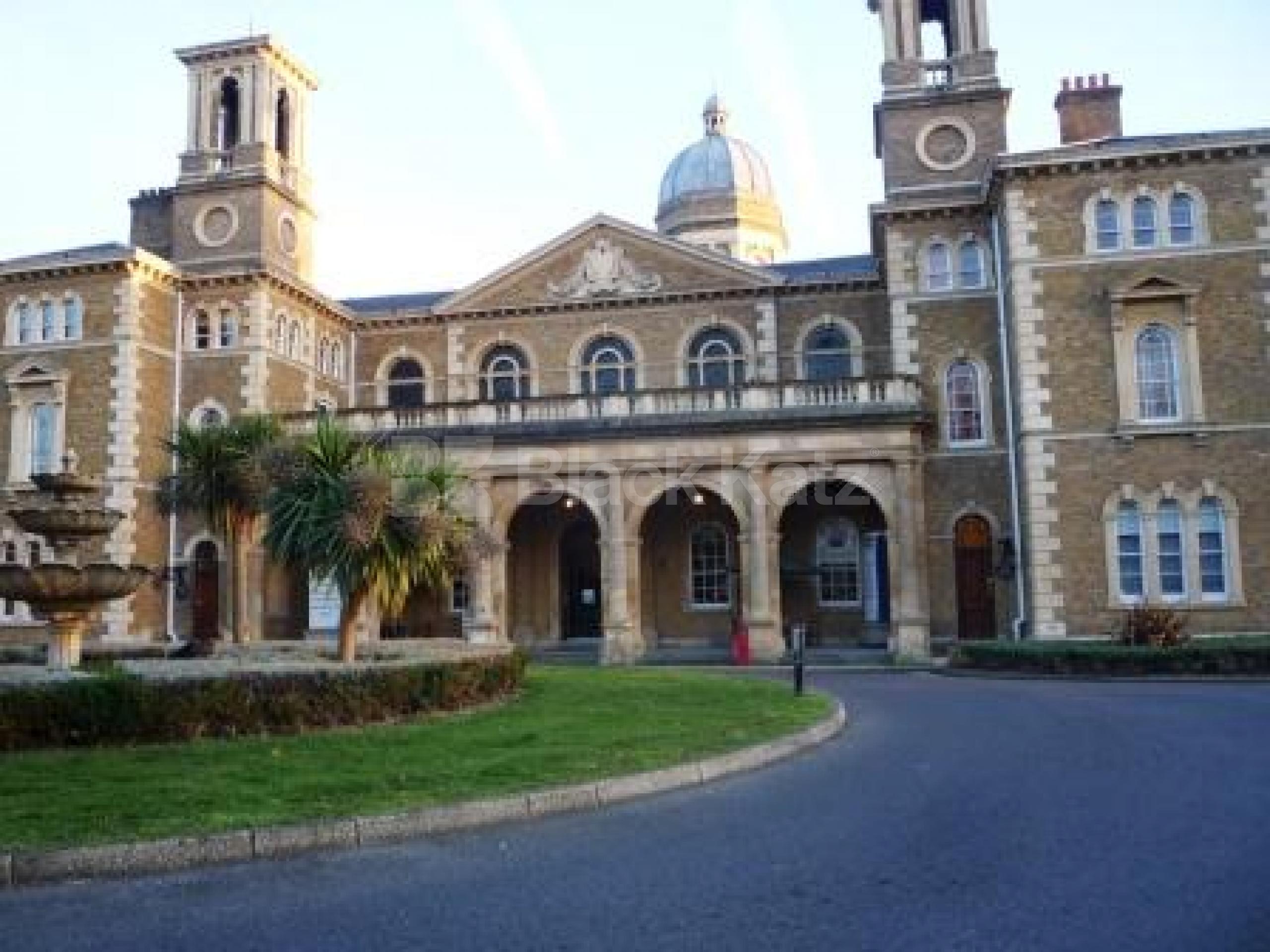 			1 Bedroom, 1 bath, 1 reception Serviced Apartments			 Princess Park Manor, Princess Park Manor N11