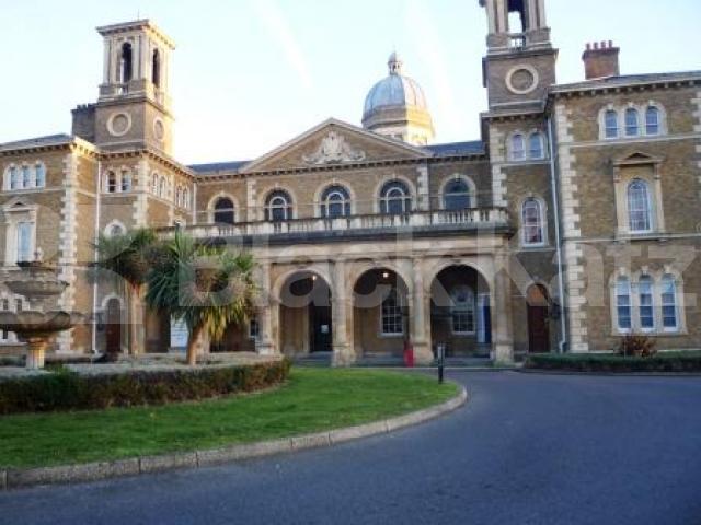 			1 Bedroom, 1 bath, 1 reception Serviced Apartments			 Princess Park Manor, Princess Park Manor