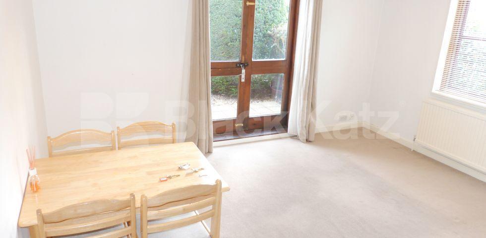 			UNDER OFFER , 1 Bedroom, 1 bath, 1 reception Flat			 Mayfield Road, SHEPHERDS BUSH / WENDELL PARK