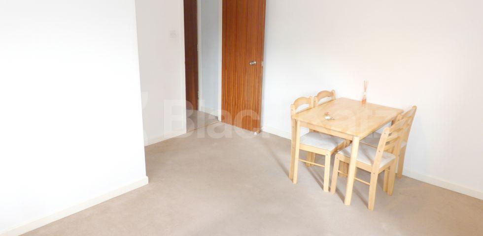 			UNDER OFFER , 1 Bedroom, 1 bath, 1 reception Flat			 Mayfield Road, SHEPHERDS BUSH / WENDELL PARK