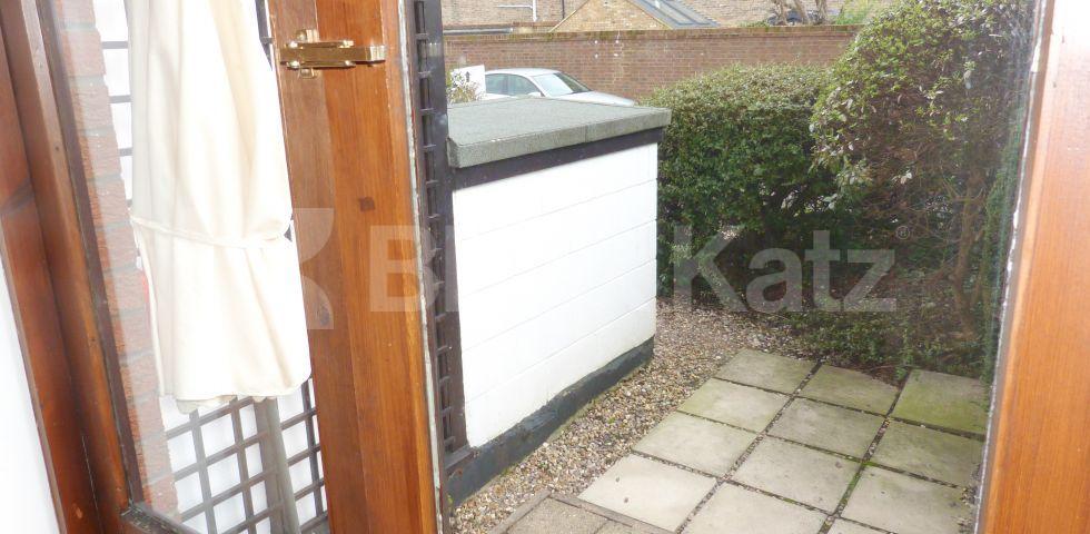 			UNDER OFFER , 1 Bedroom, 1 bath, 1 reception Flat			 Mayfield Road, SHEPHERDS BUSH / WENDELL PARK