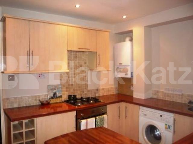 			2 Bedroom, 1 bath, 1 reception Ground Floor Flat			 Ballards Lane, North Finchley