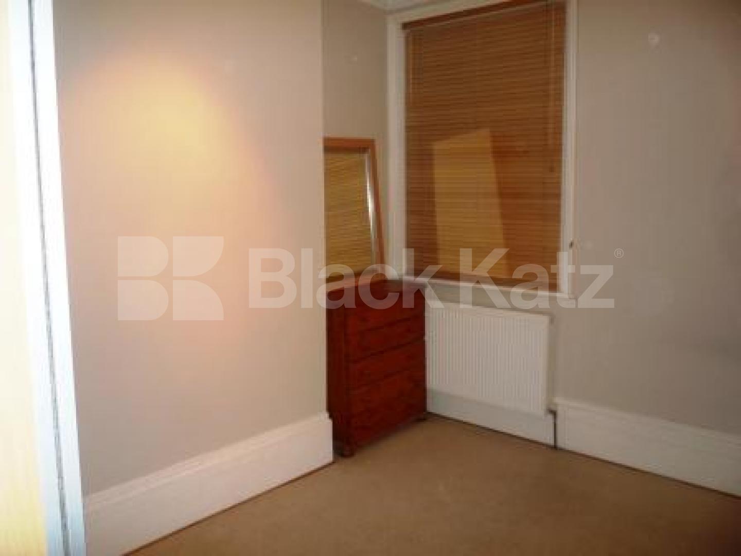			2 Bedroom, 1 bath, 1 reception Ground Floor Flat			 Ballards Lane, North Finchley
