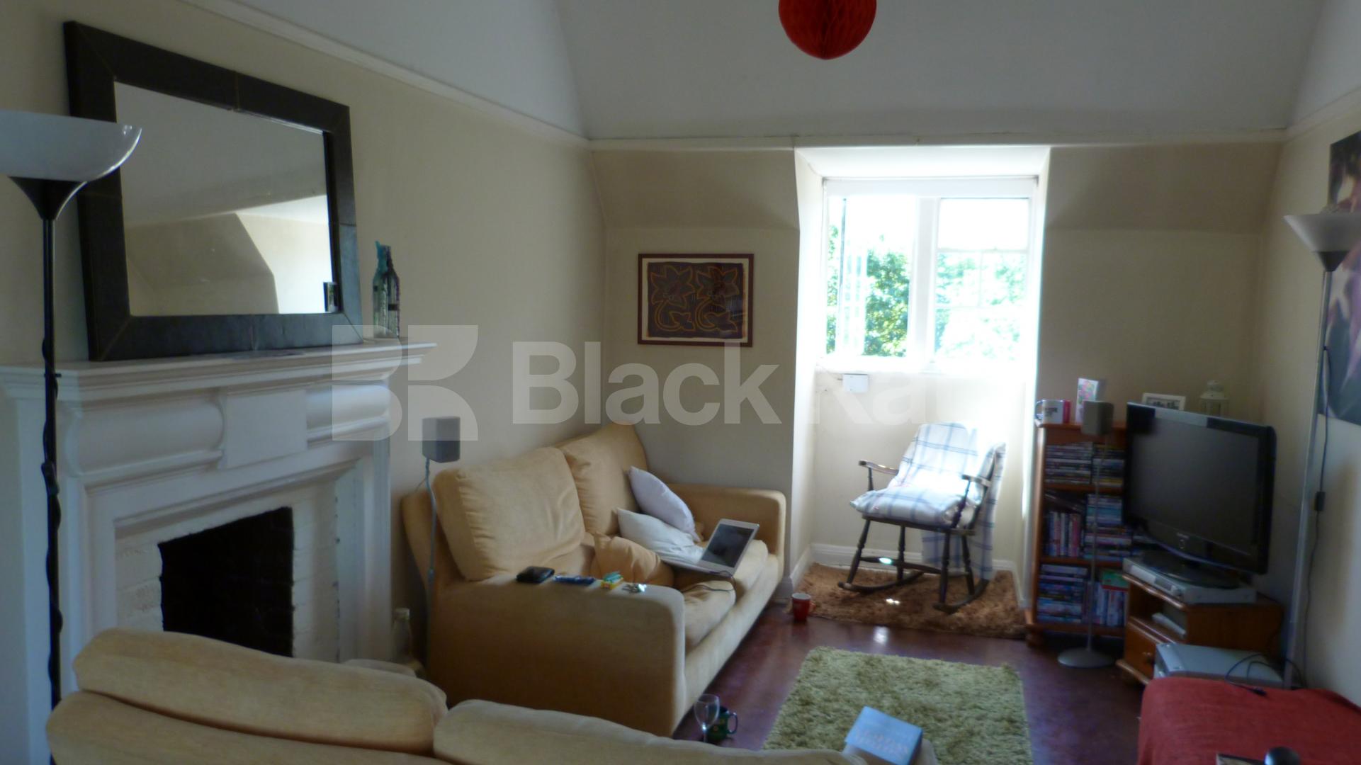 			Beautiful Property !, 3 Bedroom, 1 bath, 1 reception Flat			 Lyttelton Court, East Finchley