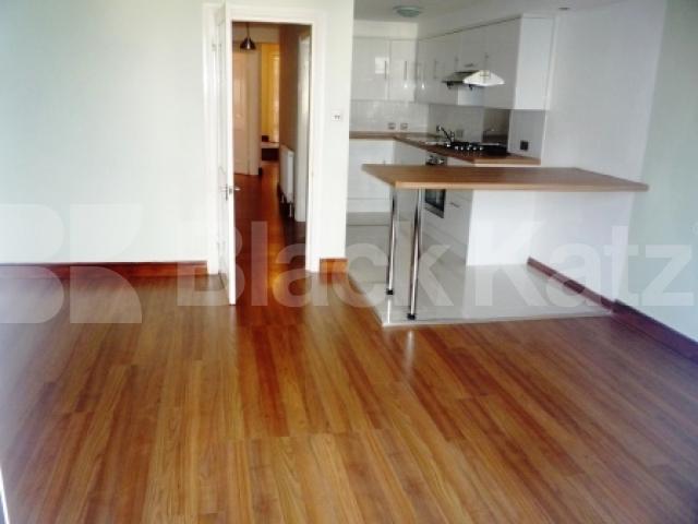 			NEW INSTRUCTION!, 3 Bedroom, 1 bath, 1 reception Flat			 Kings Avenue, MUSWELL HILL