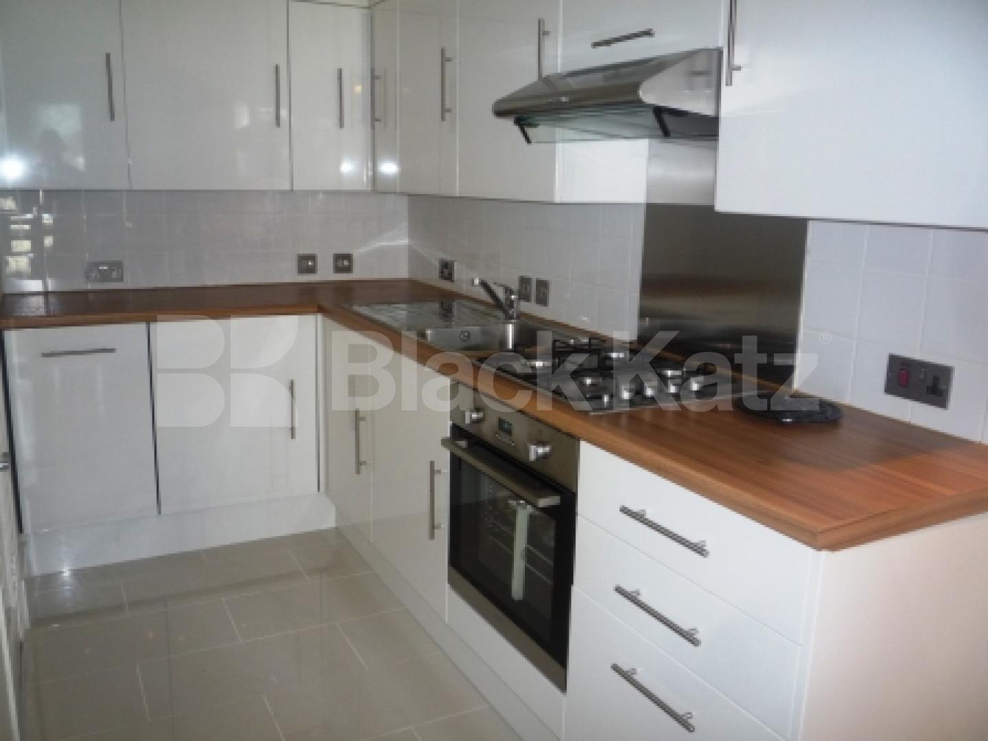 			NEW INSTRUCTION!, 3 Bedroom, 1 bath, 1 reception Flat			 Kings Avenue, MUSWELL HILL