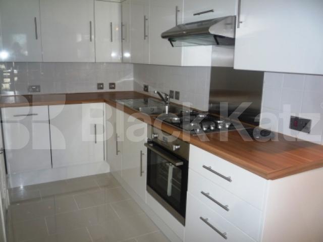 			NEW INSTRUCTION!, 3 Bedroom, 1 bath, 1 reception Flat			 Kings Avenue, MUSWELL HILL