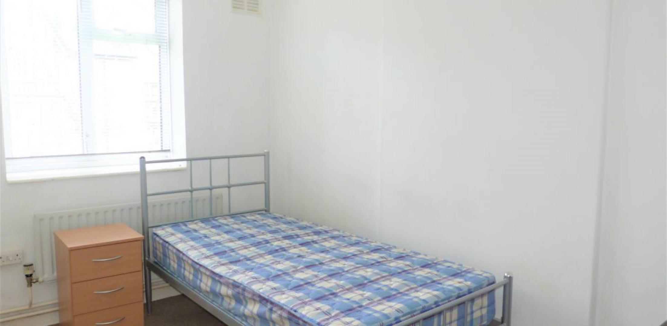 			NEW INSTRUCTION, 3 Bedroom, 1 bath, 1 reception Flat			 Mortimer Crescent , KILBURN / MAIDA VALE