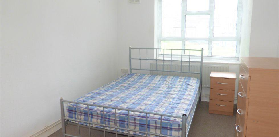 			NEW INSTRUCTION, 3 Bedroom, 1 bath, 1 reception Flat			 Mortimer Crescent , KILBURN / MAIDA VALE