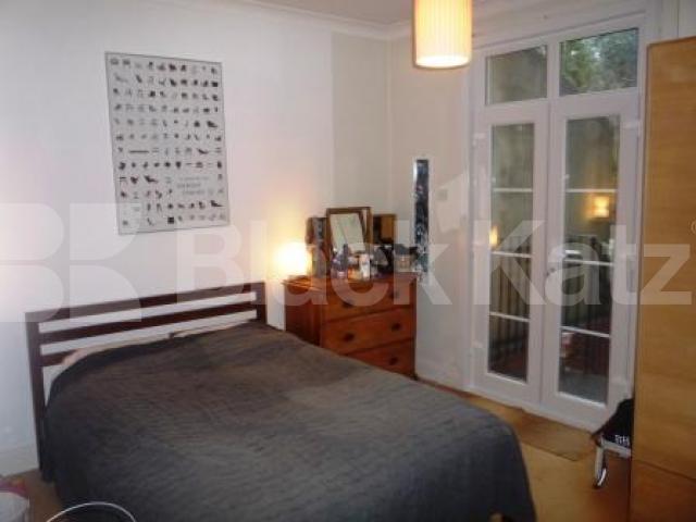 			2 Bedroom, 1 bath, 1 reception Flat			 Ferme Park Road, Crouch End