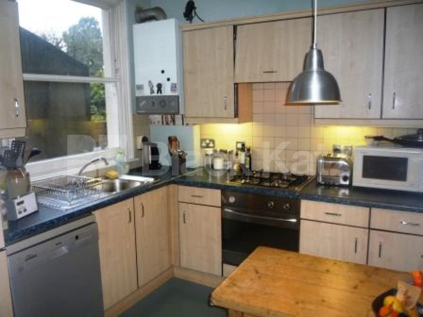 			2 Bedroom, 1 bath, 1 reception Flat			 Ferme Park Road, Crouch End