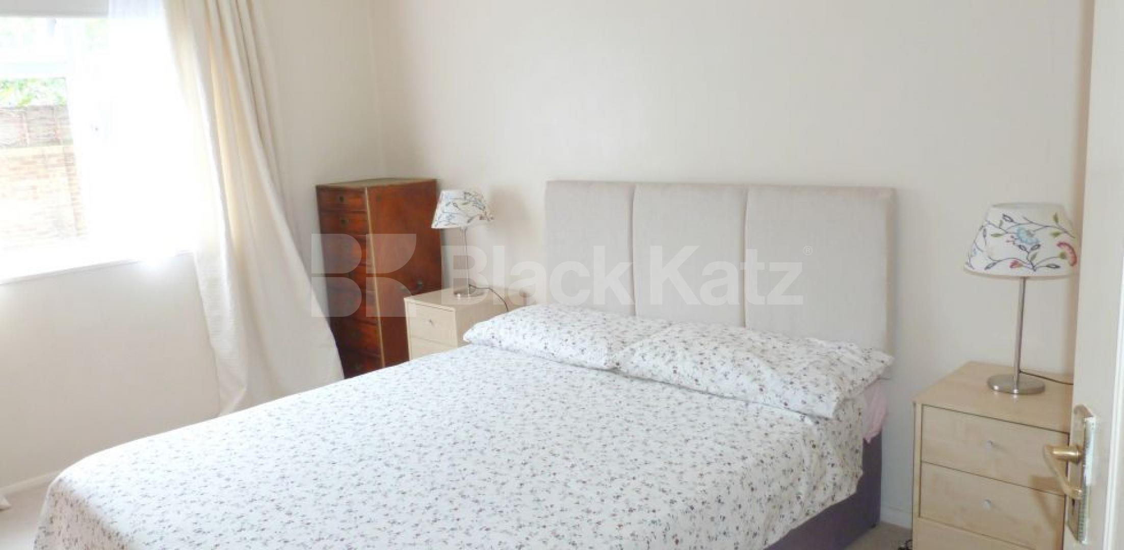 			HOT WATER AND HEATING INCLUDED, 1 Bedroom, 1 bath, 1 reception Flat			 Rockley Road, Shepherds Bush