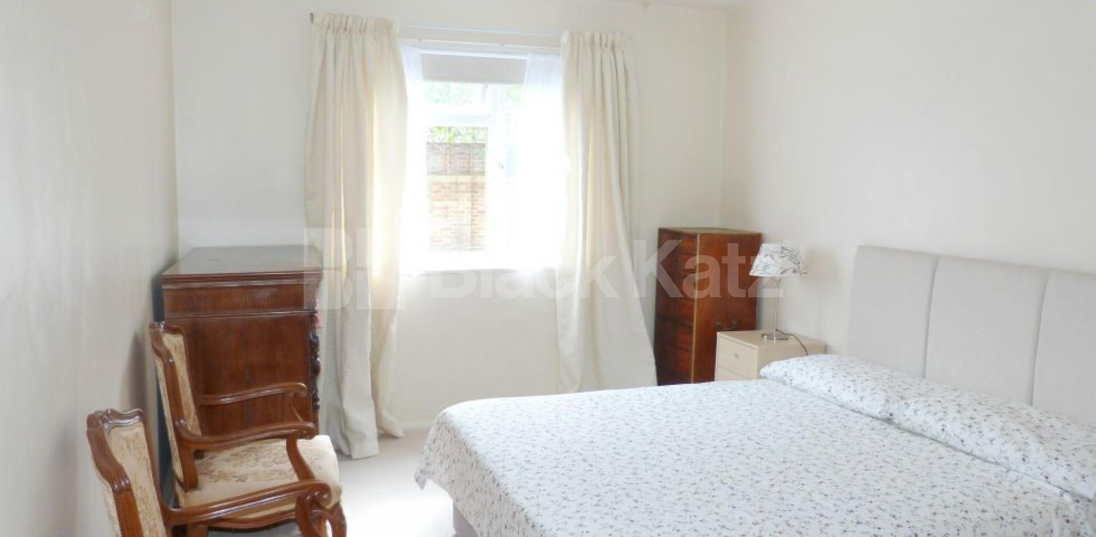 			HOT WATER AND HEATING INCLUDED, 1 Bedroom, 1 bath, 1 reception Flat			 Rockley Road, Shepherds Bush