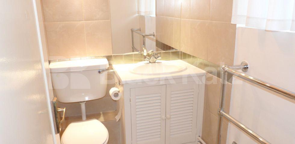 			HOT WATER AND HEATING INCLUDED, 1 Bedroom, 1 bath, 1 reception Flat			 Rockley Road, Shepherds Bush