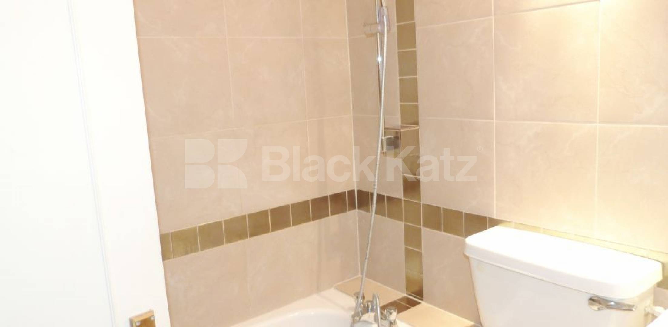 			HOT WATER AND HEATING INCLUDED, 1 Bedroom, 1 bath, 1 reception Flat			 Rockley Road, Shepherds Bush