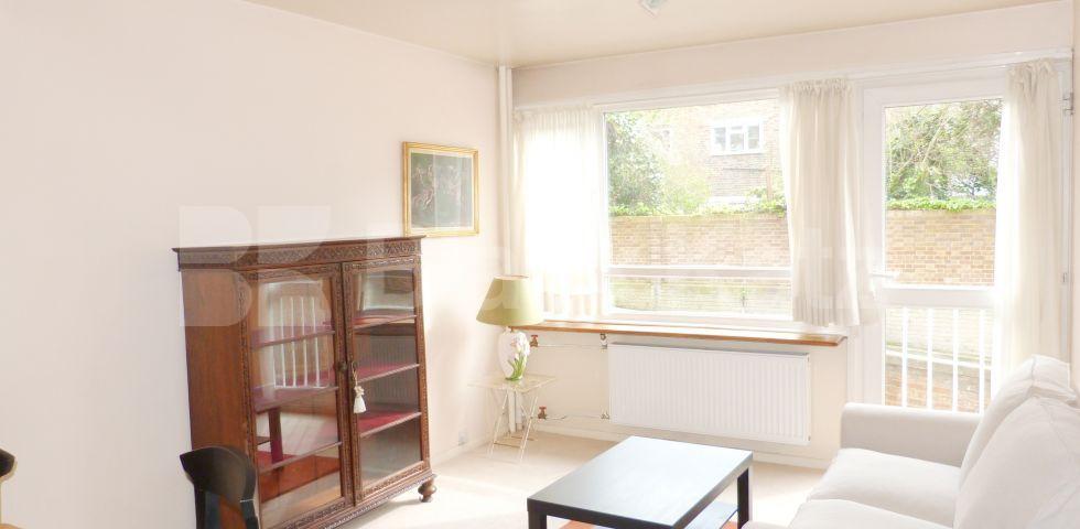 			HOT WATER AND HEATING INCLUDED, 1 Bedroom, 1 bath, 1 reception Flat			 Rockley Road, Shepherds Bush