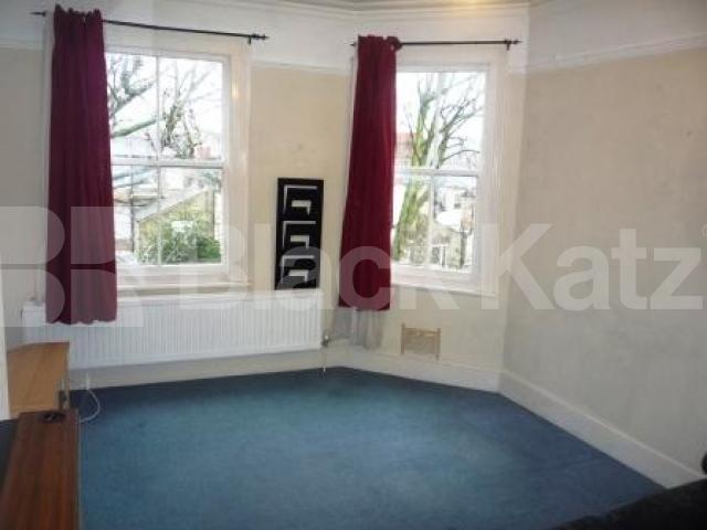 			Lovely split level flat in Victorian Conversion, 1 Bedroom, 1 bath, 1 reception Flat			 Glebe Road, Crouch End